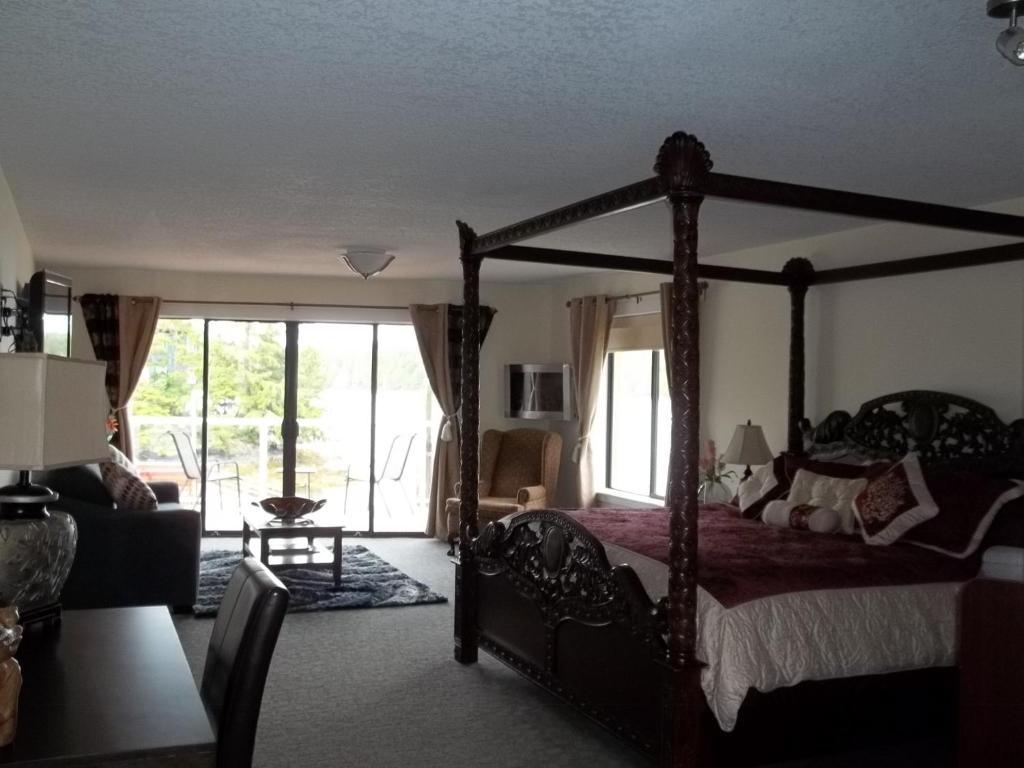 Bayshore Waterfront Inn Ucluelet Cameră foto